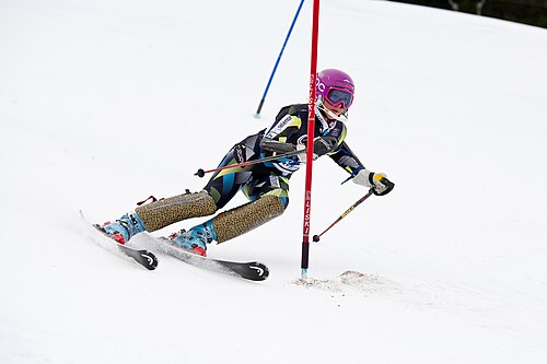 Slalom skiing