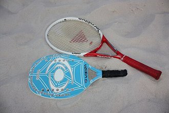 Beach tennis
