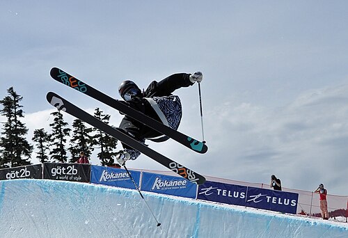 Half-pipe skiing