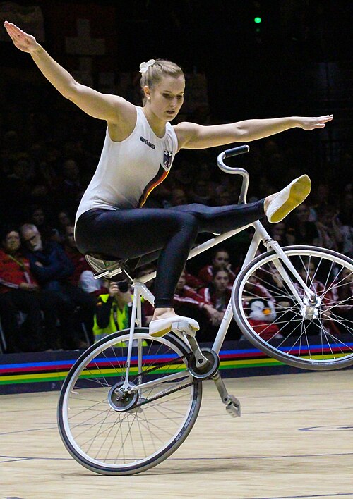Artistic cycling