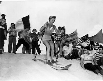 Sandskiing
